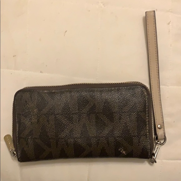 Michael Kors wristlet - Picture 3 of 4